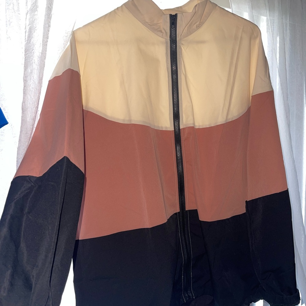 SHEIN collie block windbreaker
